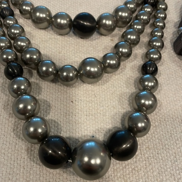 Pewter and gray layered necklace and 3 stretch bracelets with ribbon, NWOT, NEW - Picture 3 of 4